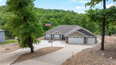 Beautiful newer construction 4 bed, 3 bath home located in a on Bayview Golf Course in Missouri - for sale on GolfHomes.com, golf home, golf lot