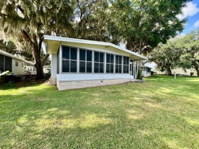 LAKEFRONT, SELLER IS VERY MOTIVATED, BRING ALL OFFERS! Home is on Water Oak Country Club Estates in Florida - for sale on GolfHomes.com, golf home, golf lot