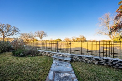 Beautiful and unique 3 bedroom, 3.5 bathroom townhome on the on Riverhill Country Club in Texas - for sale on GolfHomes.com, golf home, golf lot