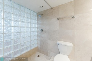 This beautiful 2-bedroom 2-bathroom condo located in the on Palm-Aire Country Club and Resort - Palms in Florida - for sale on GolfHomes.com, golf home, golf lot