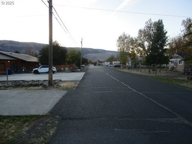 5 bedroom 2 bath with attached garage and heated 1,500 sqft on  in Oregon - for sale on GolfHomes.com, golf home, golf lot