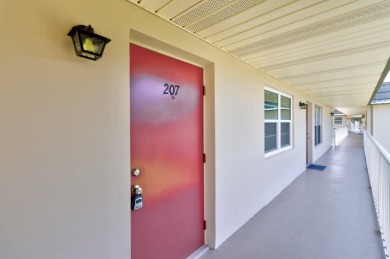 The latest news is that this 2nd floor Vista Gardens condo has on Vero Beach South Golf Course in Florida - for sale on GolfHomes.com, golf home, golf lot