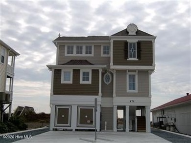 This property is for those who like some breathing room. It is on Rivers Edge Golf Club in North Carolina - for sale on GolfHomes.com, golf home, golf lot