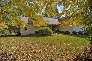 GOLF FRONT HOME on a quiet cul-de-sac and the first tee of the on Heatherhurst Golf Course in Tennessee - for sale on GolfHomes.com, golf home, golf lot