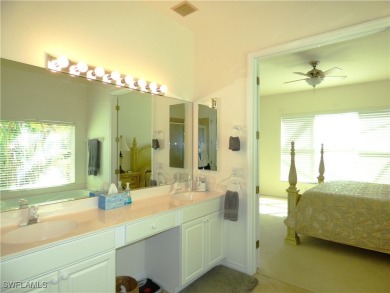 GORGEOUS GOLF COURSE AND LAKE VIEW.   CLASS A GOLF COURSE on Colonial Country Club in Florida - for sale on GolfHomes.com, golf home, golf lot