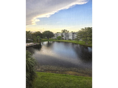 Great unit in a very desirable Pine Island Ridge Golf community! on Pine Island Ridge Country Club in Florida - for sale on GolfHomes.com, golf home, golf lot
