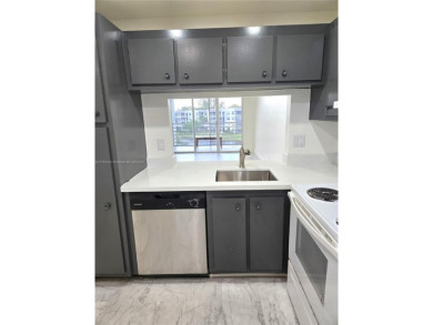 Great unit in a very desirable Pine Island Ridge Golf community! on Pine Island Ridge Country Club in Florida - for sale on GolfHomes.com, golf home, golf lot