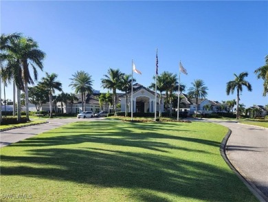 GORGEOUS GOLF COURSE AND LAKE VIEW.   CLASS A GOLF COURSE on Colonial Country Club in Florida - for sale on GolfHomes.com, golf home, golf lot