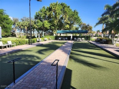 GORGEOUS GOLF COURSE AND LAKE VIEW. CLASS A GOLF COURSE on Colonial Country Club in Florida - for sale on GolfHomes.com, golf home, golf lot