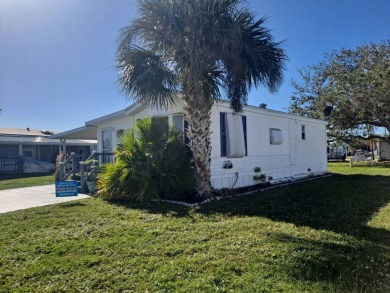 Great Location !!! Comes Fully Furnished and Move-In Ready  ! on Riverwood Golf Club in Florida - for sale on GolfHomes.com, golf home, golf lot