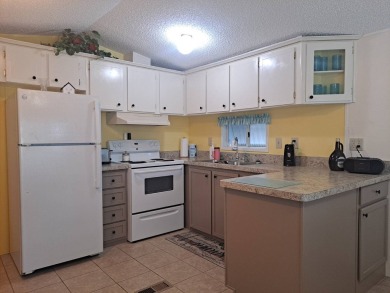 Great Location !!! Comes Fully Furnished and Move-In Ready  ! on Riverwood Golf Club in Florida - for sale on GolfHomes.com, golf home, golf lot