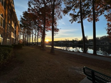 Come and have a look at this beautiful updated condo with an on Arrowhead Country Club in South Carolina - for sale on GolfHomes.com, golf home, golf lot