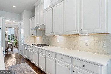 Enjoy main level living in the sought after Dominion Valley on Dominion Valley Country Club in Virginia - for sale on GolfHomes.com, golf home, golf lot