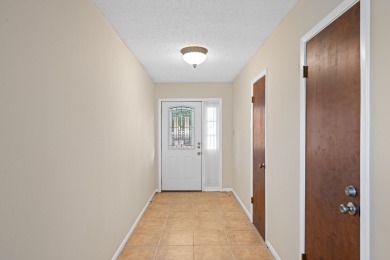 Spacious, freestanding garden home on 18th Fairway in Riverhill on Riverhill Country Club in Texas - for sale on GolfHomes.com, golf home, golf lot