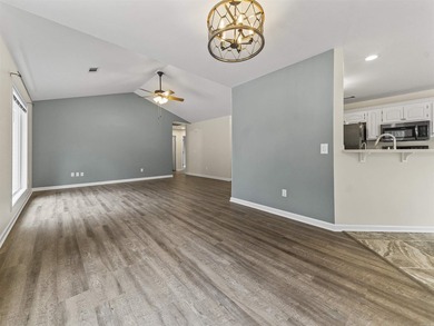 Enjoy Village living in this move-in ready home ideally located on Ponce De Leon Golf Course in Arkansas - for sale on GolfHomes.com, golf home, golf lot