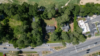 ''Carolina Cottage '' Location, location, location! Located on The Aiken Golf Club in South Carolina - for sale on GolfHomes.com, golf home, golf lot