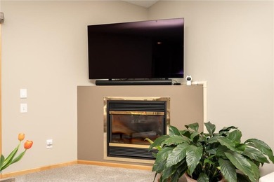 Settle into this beautifully maintained 3-bed, 2-bath townhome on Loggers Trail Golf Club in Minnesota - for sale on GolfHomes.com, golf home, golf lot