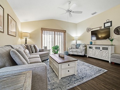 BEAUTIFULLY MAINTAINTED 2/2 MOONSTONE PATIO VILLA with separate on Pennbrooke Fairways in Florida - for sale on GolfHomes.com, golf home, golf lot