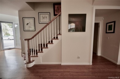 Renovated-Updated-Spacious Mirasol Model Townhouse 3 Bedroom 2.5 on The Greens At Half Hollow in New York - for sale on GolfHomes.com, golf home, golf lot