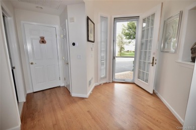Renovated-Updated-Spacious Mirasol Model Townhouse 3 Bedroom 2.5 on The Greens At Half Hollow in New York - for sale on GolfHomes.com, golf home, golf lot