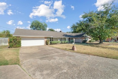 Spacious 1-Story Home with Pool on a Quiet Cul-de-Sac! Welcome on Diamond Oaks Golf and Country Club in Texas - for sale on GolfHomes.com, golf home, golf lot