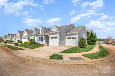 Move in ready Spacious 3 bedrooms, 2 full baths all on one level on Edgewater Golf Club in South Carolina - for sale on GolfHomes.com, golf home, golf lot