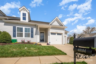 Move in ready Spacious 3 bedrooms, 2 full baths all on one level on Edgewater Golf Club in South Carolina - for sale on GolfHomes.com, golf home, golf lot