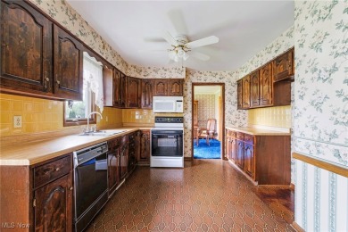 Private 3-Bedroom Home on a Wooded Lot Near Mill Creek Park

 on Metro Parks Par-3 Golf Course in Ohio - for sale on GolfHomes.com, golf home, golf lot