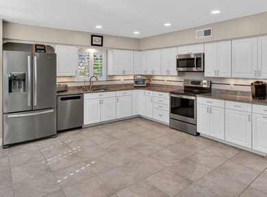 Under contract-accepting backup offers. Welcome to this rare and on On Top Of The World Golf Course in Florida - for sale on GolfHomes.com, golf home, golf lot