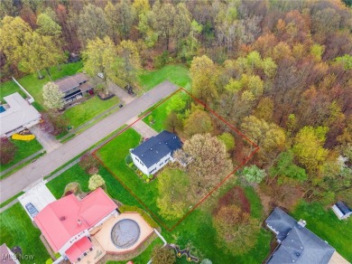 Private 3-Bedroom Home on a Wooded Lot Near Mill Creek Park

 on Metro Parks Par-3 Golf Course in Ohio - for sale on GolfHomes.com, golf home, golf lot