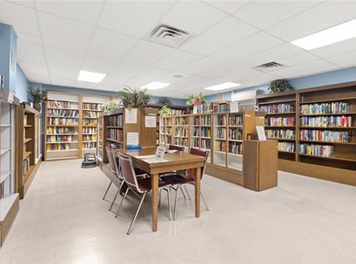 Under contract-accepting backup offers. Welcome to this rare and on On Top Of The World Golf Course in Florida - for sale on GolfHomes.com, golf home, golf lot