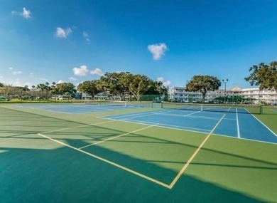 Under contract-accepting backup offers. Welcome to this rare and on On Top Of The World Golf Course in Florida - for sale on GolfHomes.com, golf home, golf lot