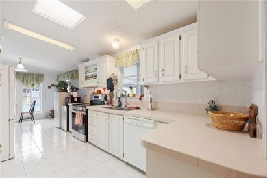 Wow.  A spacious 1500+ square foot POOL home in the lovely golf on Brookridge Country Club in Florida - for sale on GolfHomes.com, golf home, golf lot