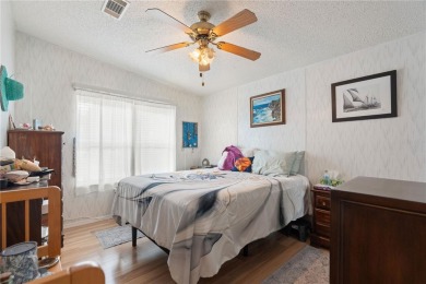 Wow.  A spacious 1500+ square foot POOL home in the lovely golf on Brookridge Country Club in Florida - for sale on GolfHomes.com, golf home, golf lot