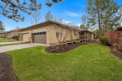 This stunning single level townhome in Rivers Edge Village on Rivers Edge Golf Resort in Oregon - for sale on GolfHomes.com, golf home, golf lot