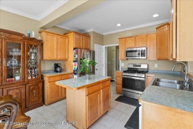 kitchen countertops to be changed to Quartz
Welcome to 3837 on Eagle Eye Golf Club in Michigan - for sale on GolfHomes.com, golf home, golf lot