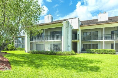 Discover your perfect retreat in this meticulously maintained on Meadowood Golf and Tennis Club in Florida - for sale on GolfHomes.com, golf home, golf lot