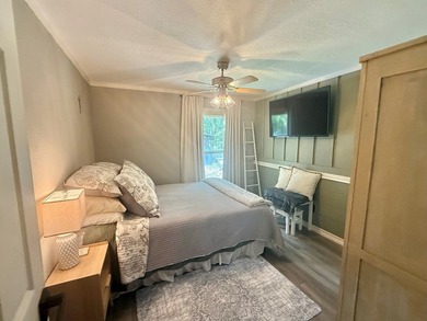 This stunning 2-bedroom, 2-bath partially furnished manufactured on Pendleton Harbor in Texas - for sale on GolfHomes.com, golf home, golf lot