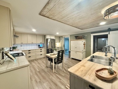 This stunning 2-bedroom, 2-bath partially furnished manufactured on Pendleton Harbor in Texas - for sale on GolfHomes.com, golf home, golf lot