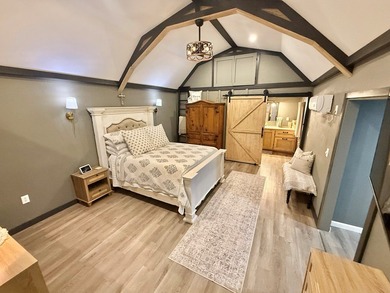 This stunning 2-bedroom, 2-bath partially furnished manufactured on Pendleton Harbor in Texas - for sale on GolfHomes.com, golf home, golf lot