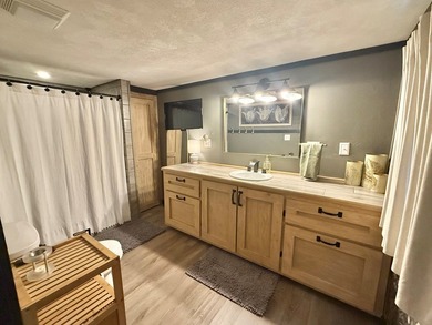 This stunning 2-bedroom, 2-bath partially furnished manufactured on Pendleton Harbor in Texas - for sale on GolfHomes.com, golf home, golf lot