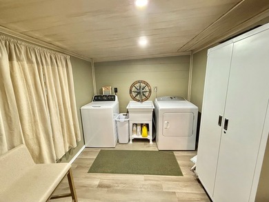 This stunning 2-bedroom, 2-bath partially furnished manufactured on Pendleton Harbor in Texas - for sale on GolfHomes.com, golf home, golf lot