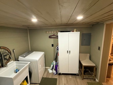 This stunning 2-bedroom, 2-bath partially furnished manufactured on Pendleton Harbor in Texas - for sale on GolfHomes.com, golf home, golf lot