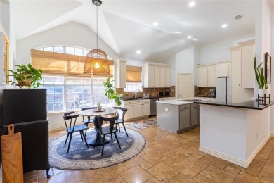 *Charming Single-Story Home in the heart of the Castle Hills on The Lakes at Castle Hill Golf Club in Texas - for sale on GolfHomes.com, golf home, golf lot
