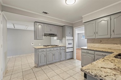 Minutes from Cedar Crest Golf Course, this maintained 3-bedroom on Cedar Crest Golf Course in Texas - for sale on GolfHomes.com, golf home, golf lot