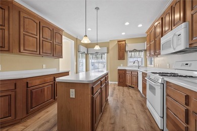 Super Spacious 3 bedroom, 2 bath home ready for you to make it on Winding Creek Executive Course in New York - for sale on GolfHomes.com, golf home, golf lot