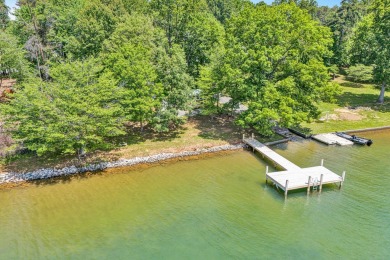 The perfect lakefront lot in the perfect location! on Mariners Landing Golf and Country Club in Virginia - for sale on GolfHomes.com, golf home, golf lot