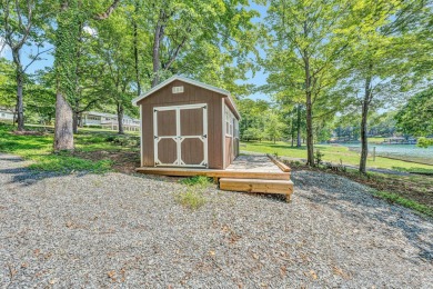 The perfect lakefront lot in the perfect location! on Mariners Landing Golf and Country Club in Virginia - for sale on GolfHomes.com, golf home, golf lot