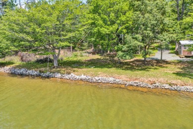 The perfect lakefront lot in the perfect location! on Mariners Landing Golf and Country Club in Virginia - for sale on GolfHomes.com, golf home, golf lot