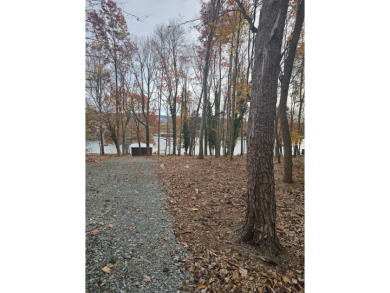 The perfect lakefront lot in the perfect location! on Mariners Landing Golf and Country Club in Virginia - for sale on GolfHomes.com, golf home, golf lot